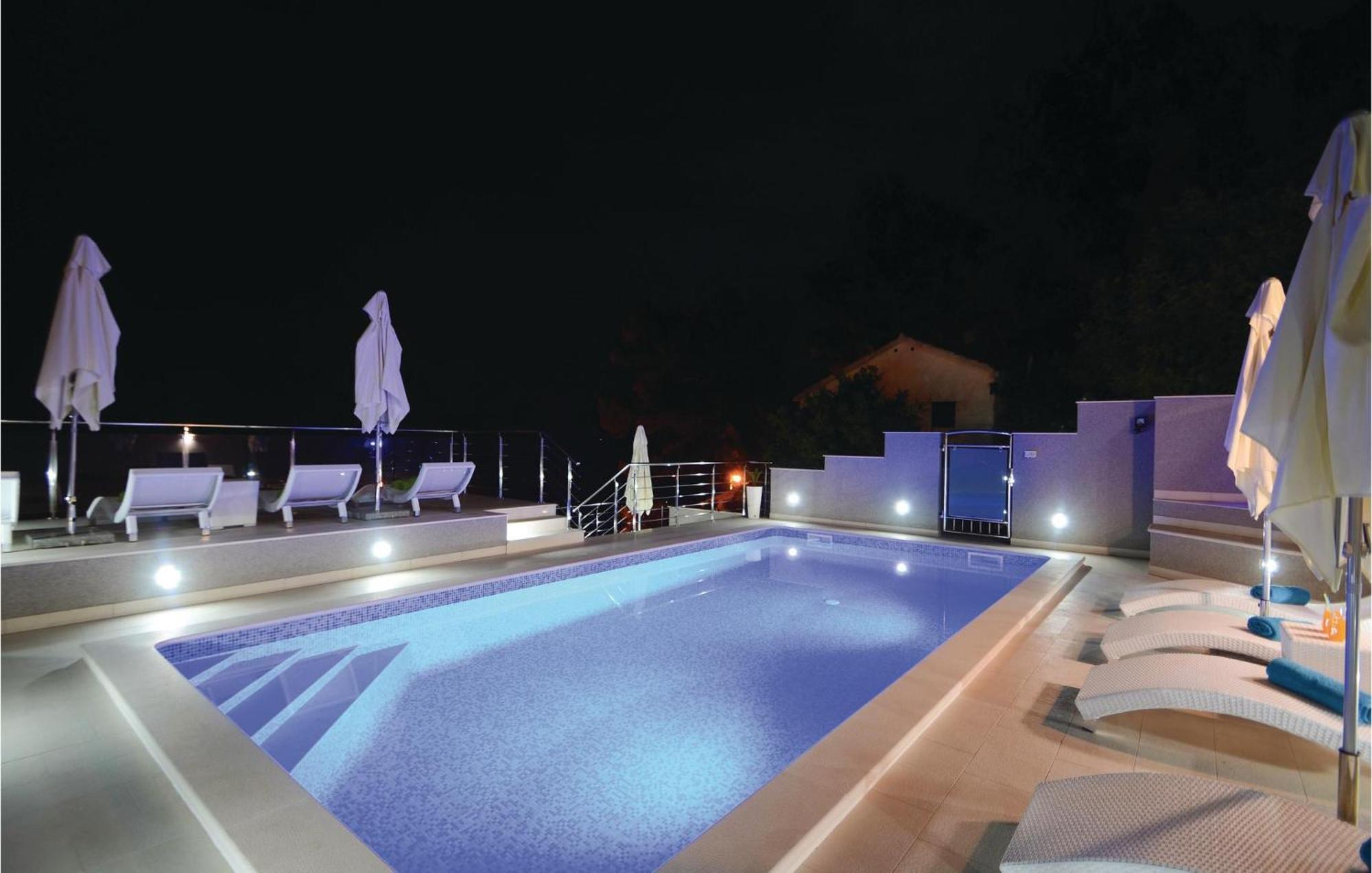 Cozy Apartment In Prigradica With House Sea View מראה חיצוני תמונה