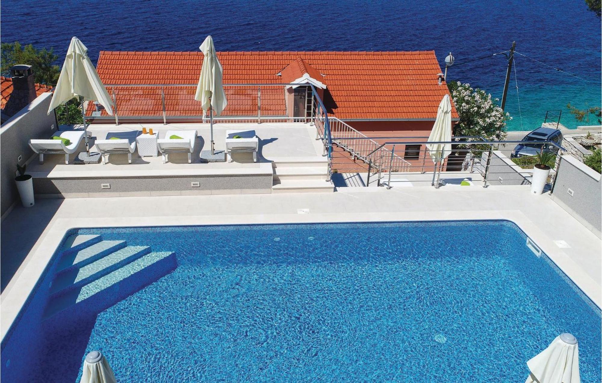 Cozy Apartment In Prigradica With House Sea View מראה חיצוני תמונה