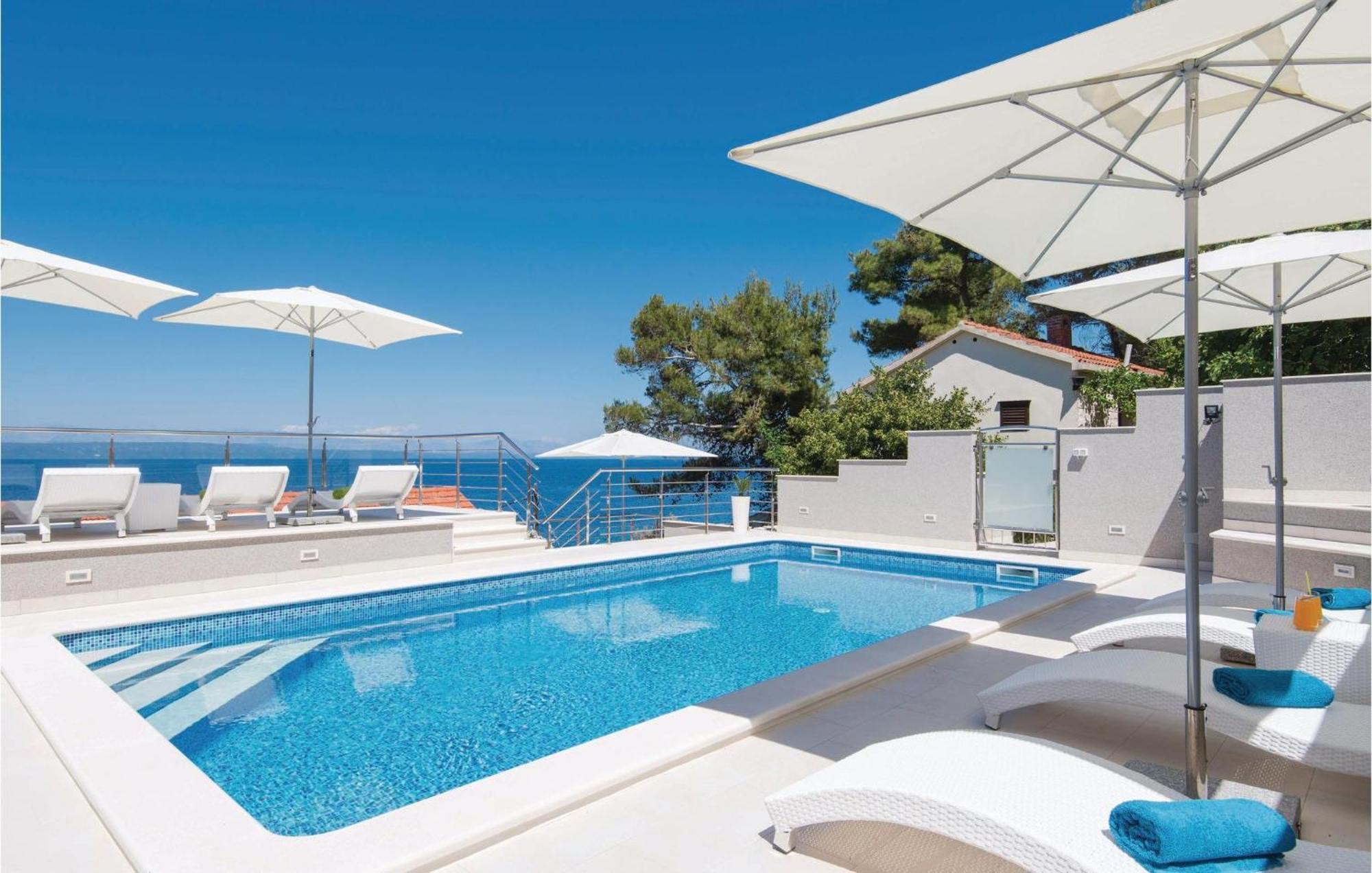 Cozy Apartment In Prigradica With House Sea View מראה חיצוני תמונה