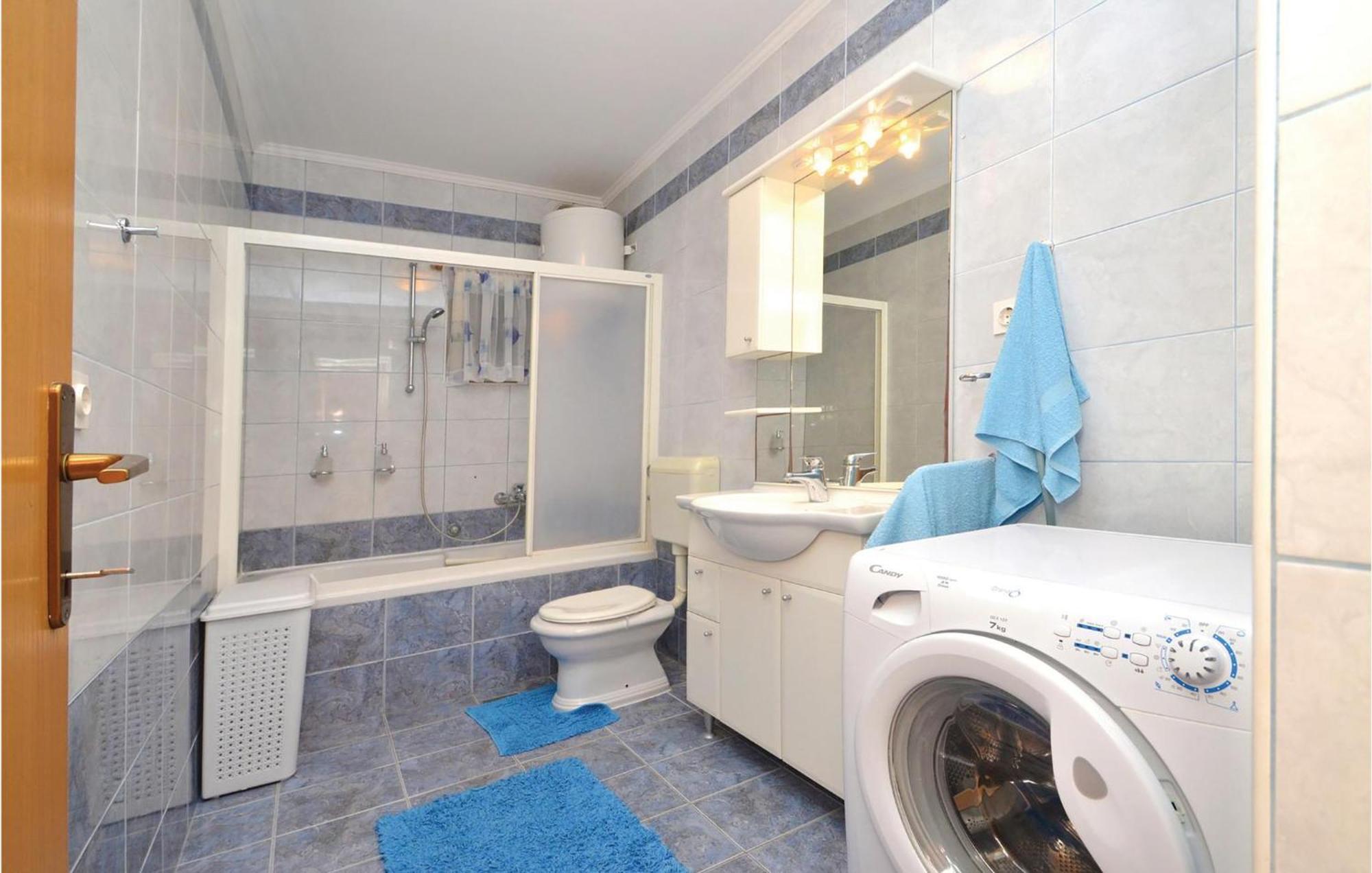 Cozy Apartment In Prigradica With House Sea View מראה חיצוני תמונה