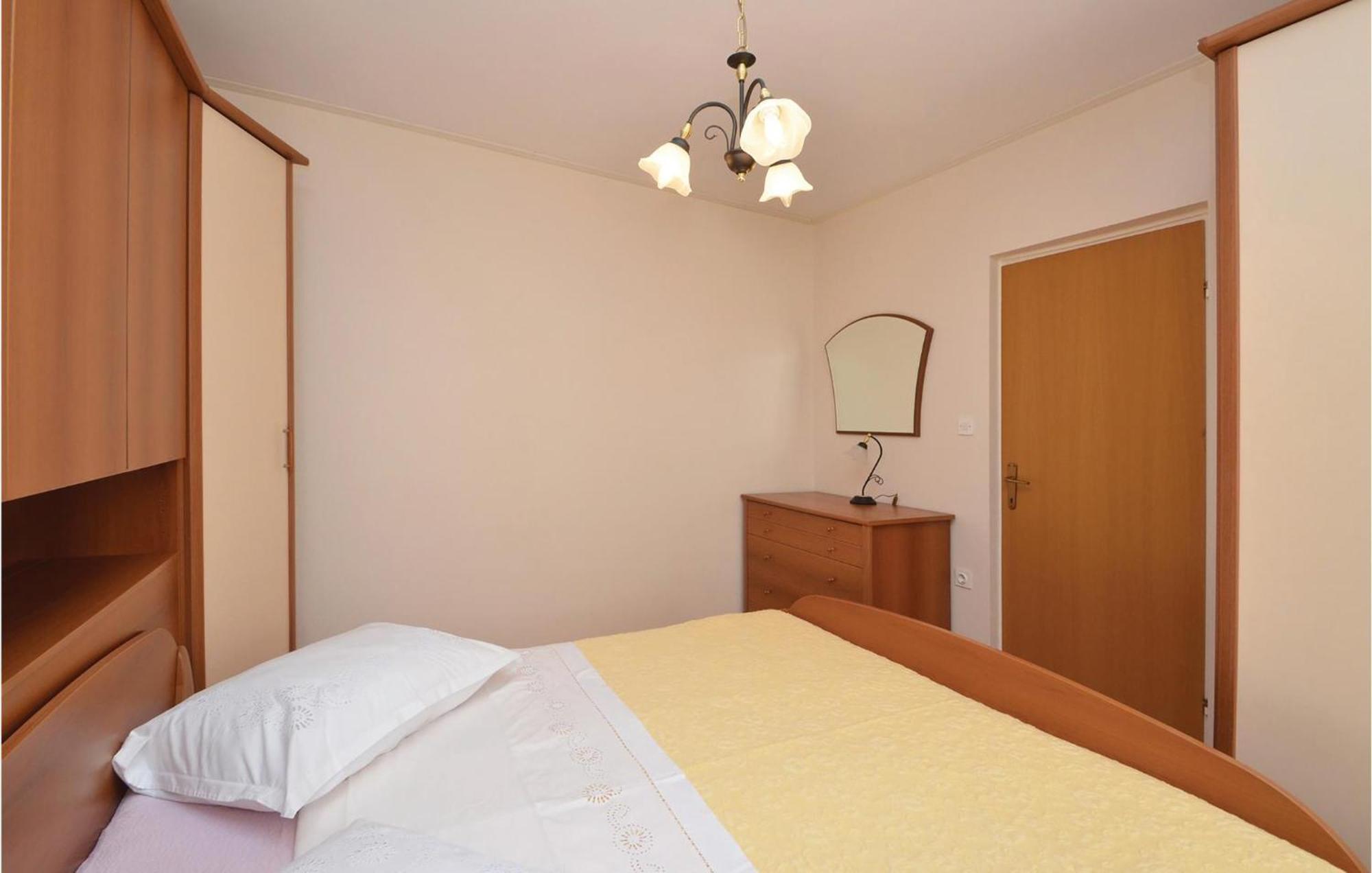 Cozy Apartment In Prigradica With House Sea View מראה חיצוני תמונה