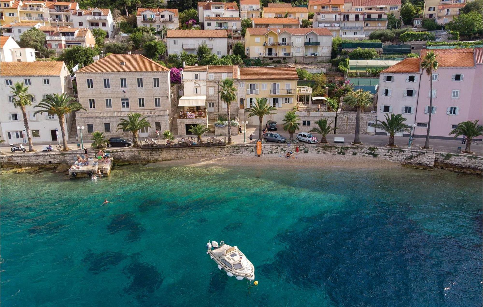 Cozy Apartment In Prigradica With House Sea View מראה חיצוני תמונה